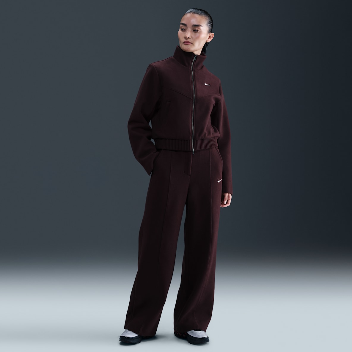 Red Front Zip. Nike JP